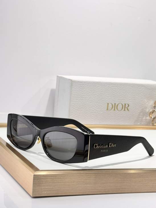 Picture of Dior Sunglasses _SKUfw76705672fw